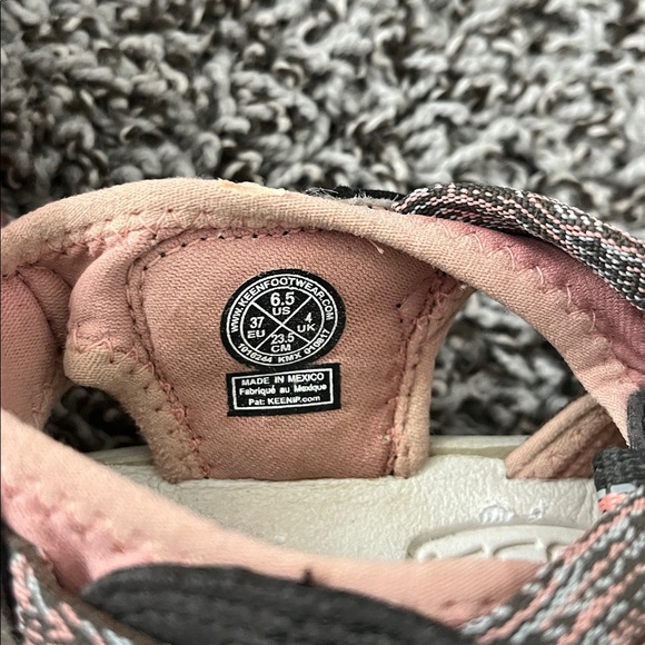Keen Whisper Waterproof Hiking Walking Sandals Women’s Shoes 6.5 Pink/Gray, EUC - Picture 6 of 8